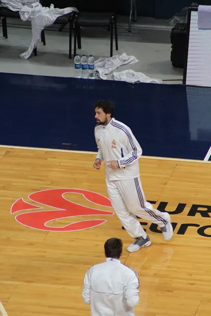 Llull plays his 700th league game and passes 7,000 points for Real Madrid